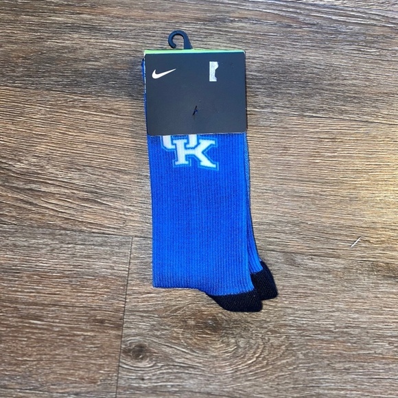 Nike size medium Kentucky socks new - Picture 1 of 2